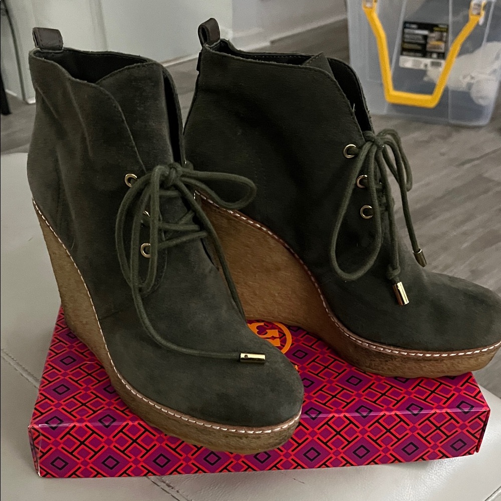 Tory Burch Olive Green Wedge Ankle Boots - Picture 3 of 15